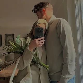 Profile image of رمزيات ، رومنسية ، رسائل حب ، ريلز .اقتباسات ، خلفيات on Telegram