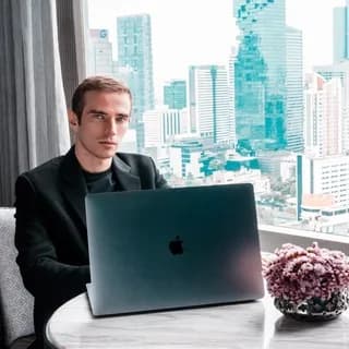 Imagen de perfil de Maxim Mernes en Telegram