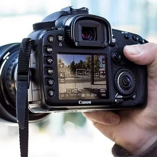 material fotografía, video y electrónica