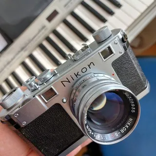 Vendo materiale fotografico da collezione, principalmente Nikon