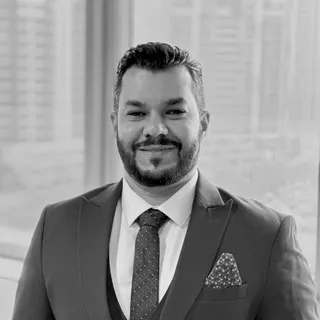 خبير الأسواق المالية مالك أحمد The capital markets expert Malik Ahmad